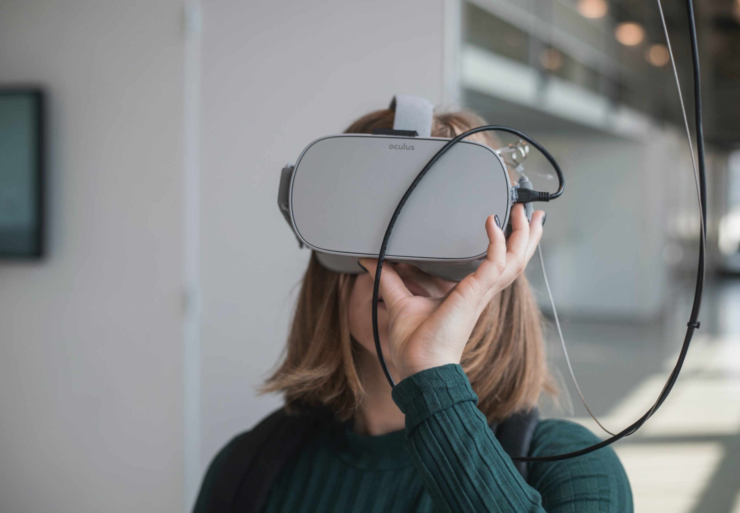 Immersive Learning: Embracing Augmented Reality (AR) and Virtual Reality (VR)